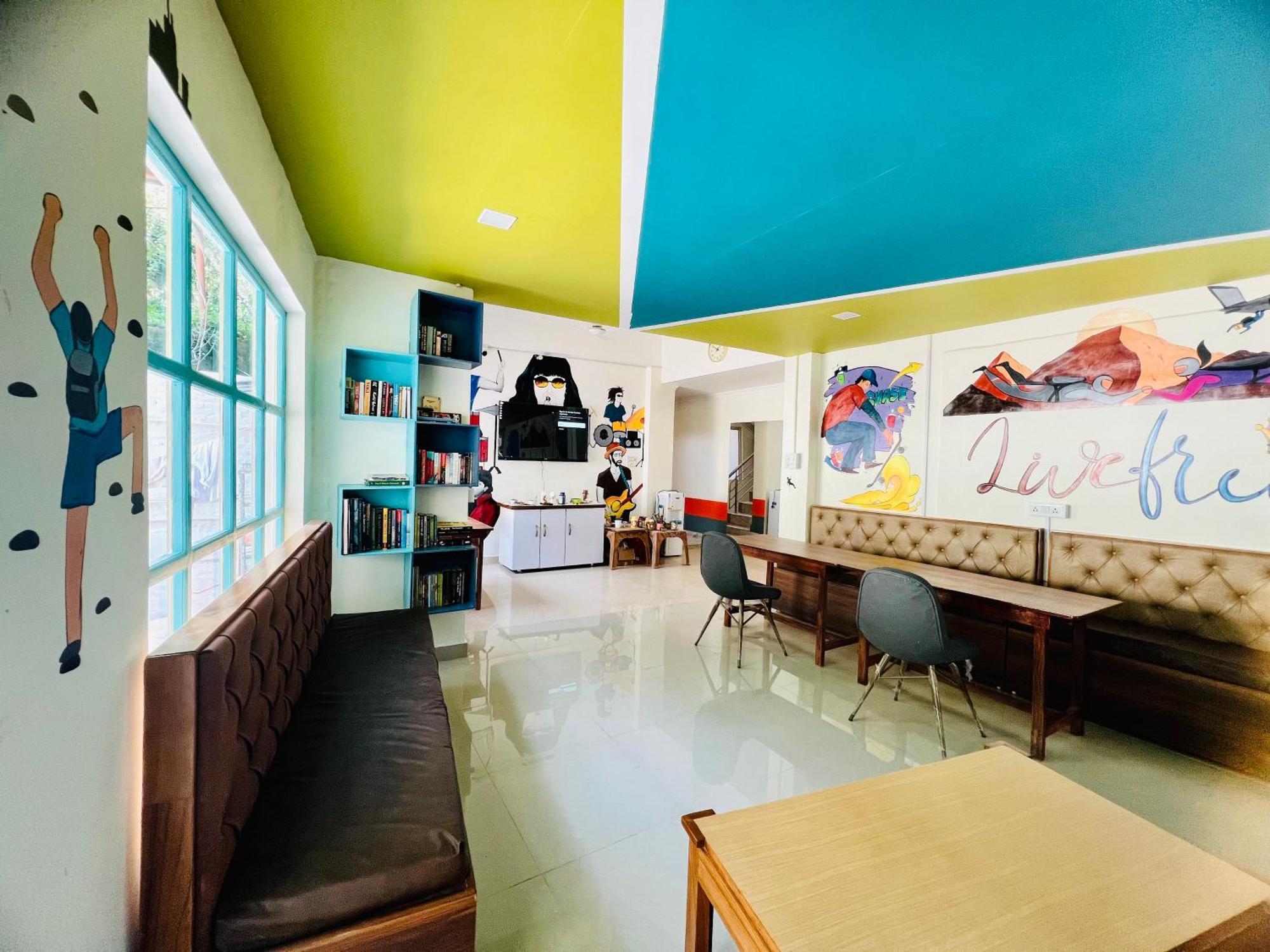 Live Free Hostel, Mcleodganj McLeod Ganj Exterior photo